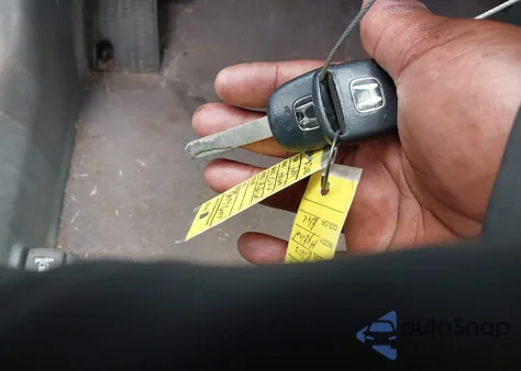 2004 Honda Civic Hybrid from USA, damaged, VIN JHMES95694S006499